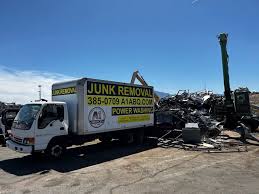 Best Retail Junk Removal  in Knoxville, IA